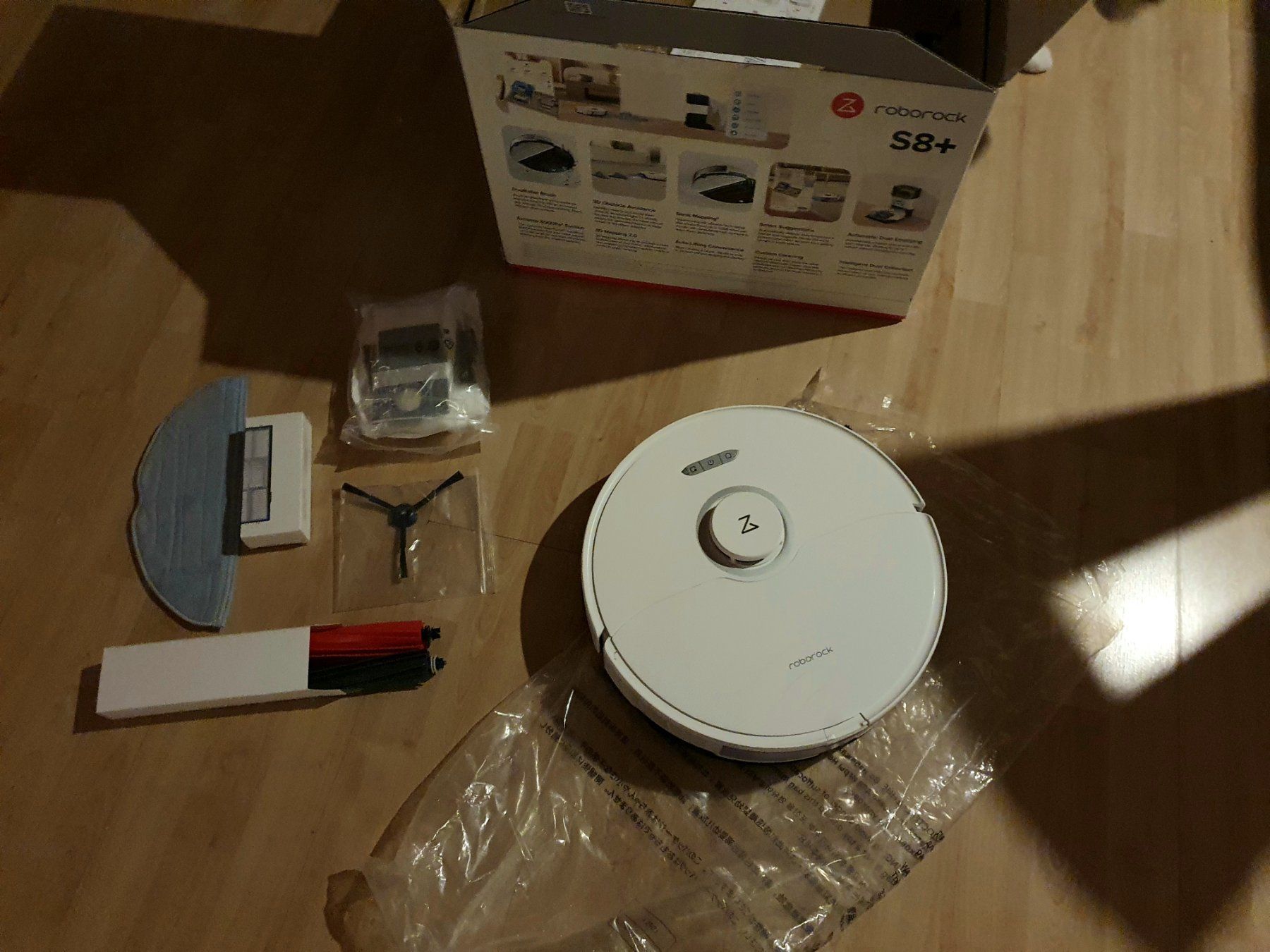 Roborock Aspirapolveri & Accessori: Staubsaugerroboter Roborock inkl. Ladestation – Usato da Bonstetten venduto da Globixx 2