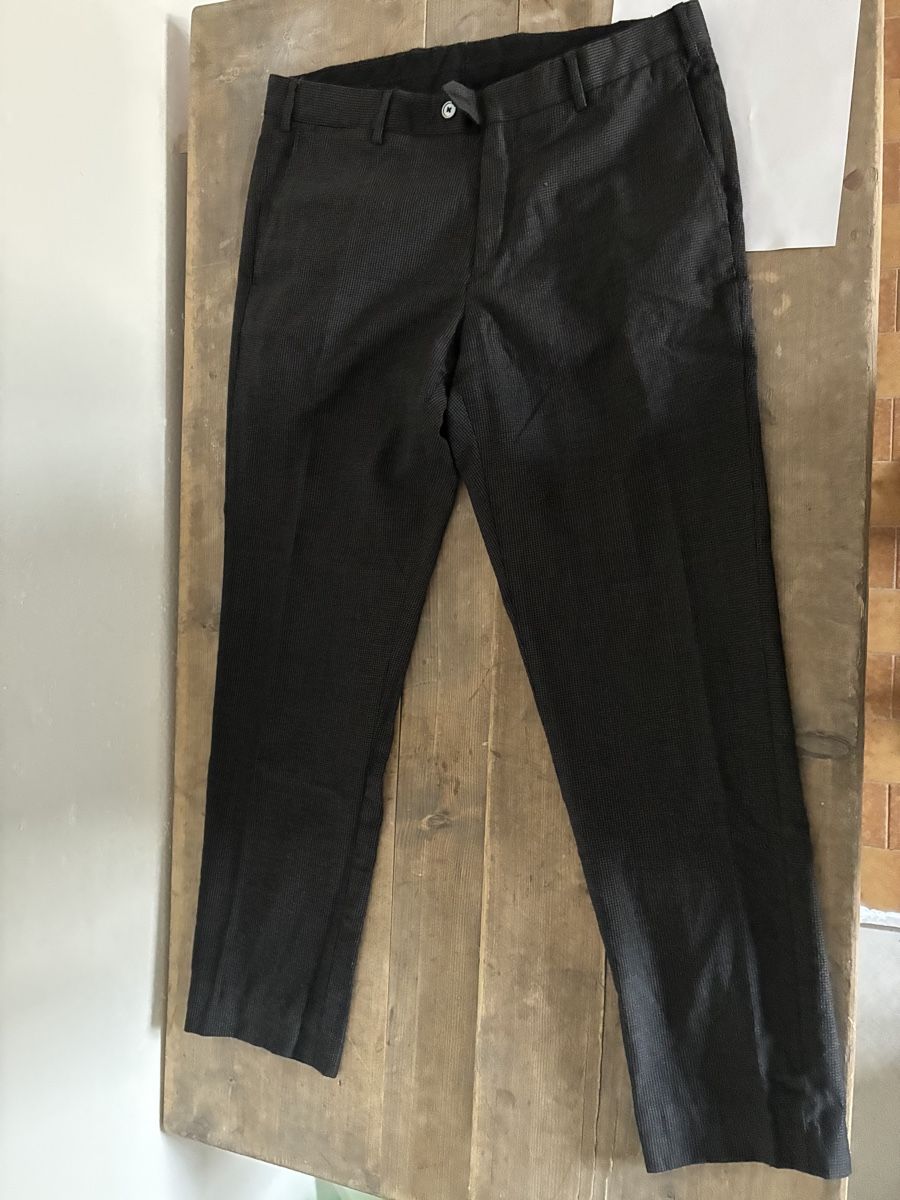 Massimo Dutti Costumes: Massimo Dutti Hose extrafine wool grau Grösse 44 – D'occasion à St. Gallen par Joao_Serralheiro