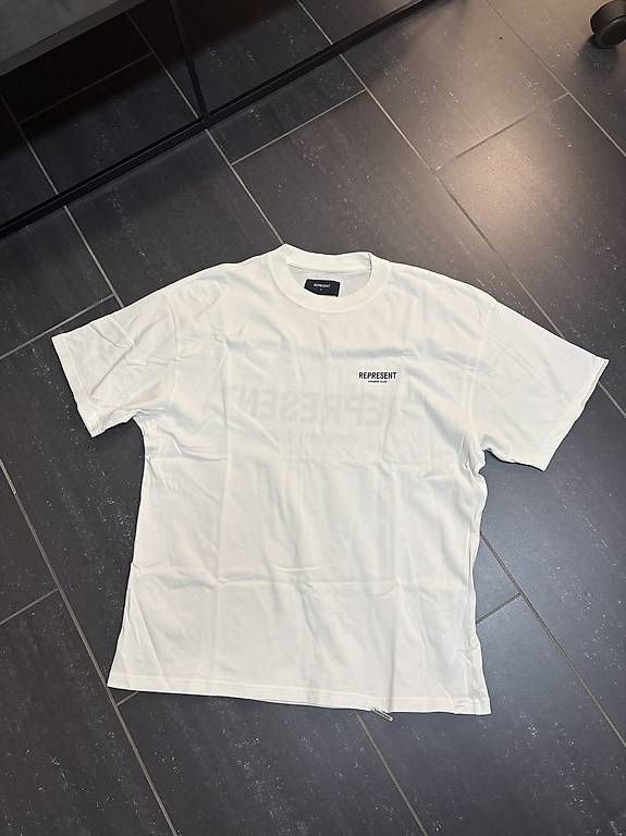 T-shirt: T-Shirt Represent Grösse M weiss – Usato da Gattikon venduto da dyanchenko