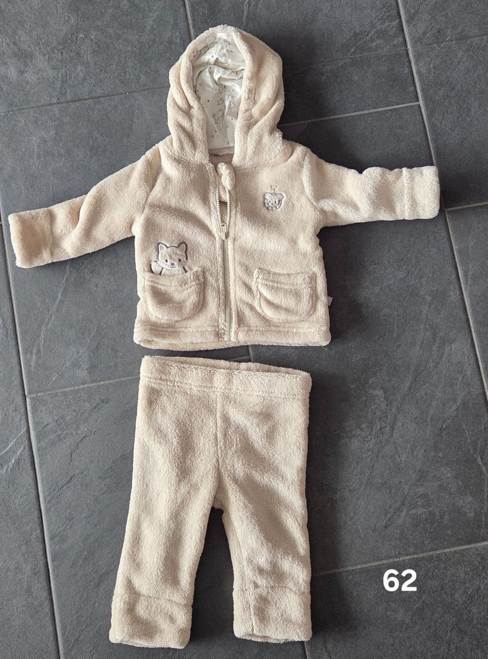 Completi: Baby Jogginganzug, Grösse 62 – Usato da Nürensdorf venduto da nm_schoeni28