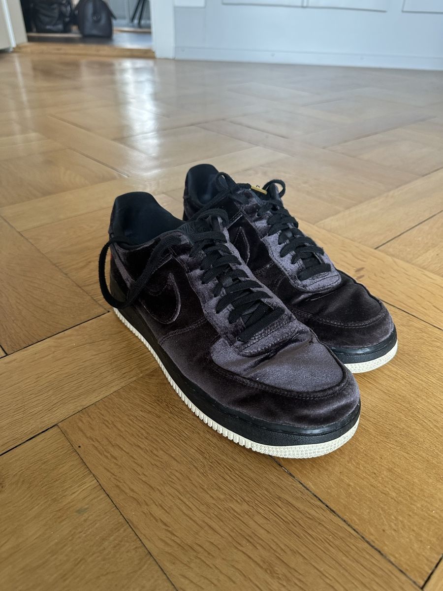 Nike Herrenschuhe: Nike air force 1 Roseblack – Gebraucht aus Bern von tradeforpeace