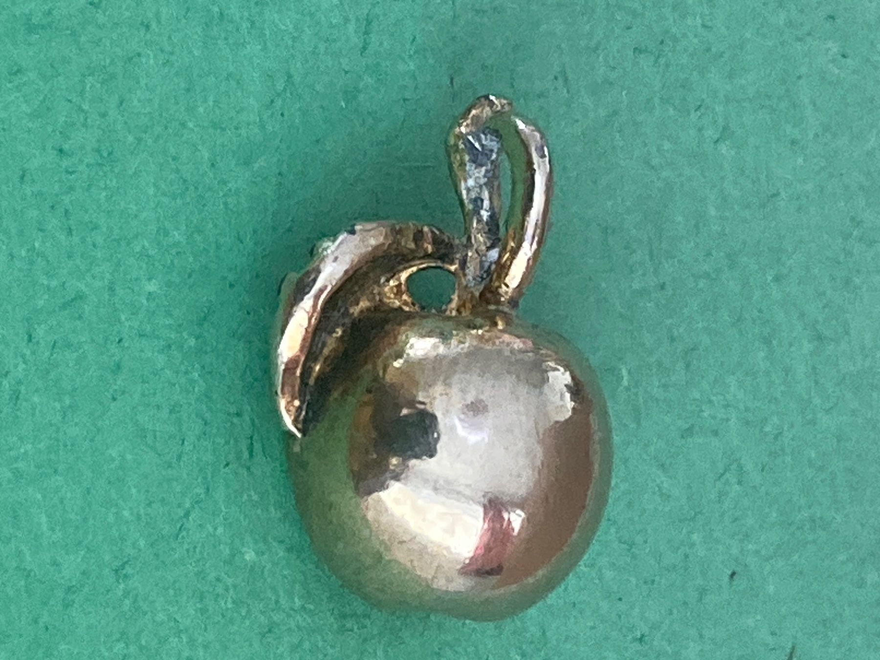 Ciondoli: Apfel Anhänger (1.5cm) – Usato da Laufen venduto da Trendmarket