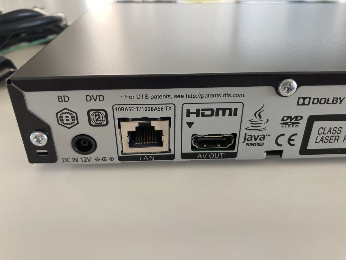 Tutti i DVDs: Panasonic Blu-ray Disc Player DMP-BDT167 mit Zubehör – Usato da Mörschwil venduto da Appenzell2 3