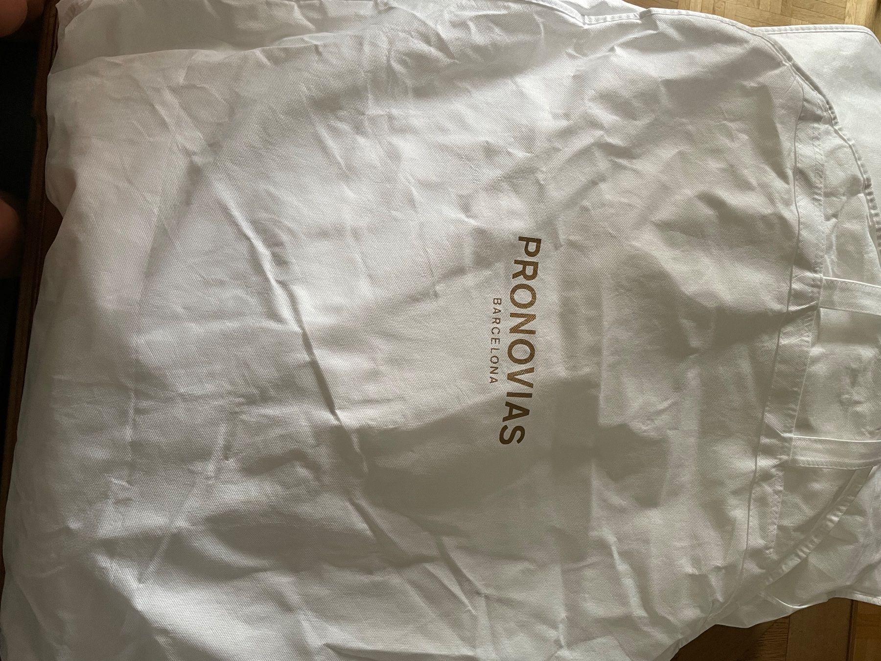 Pronovias Kleider: Pronovias Hochzeitskleid – Neu (gemäss Beschreibung) aus Bern von Ciacaprione 4