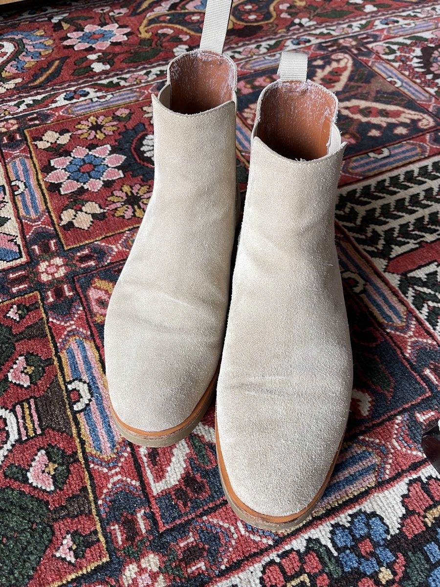 Scarpe da uomo: Bottines Chelsea Common Projects daim beige taille 41 – Usato da Blonay venduto da angelmaria.11 3