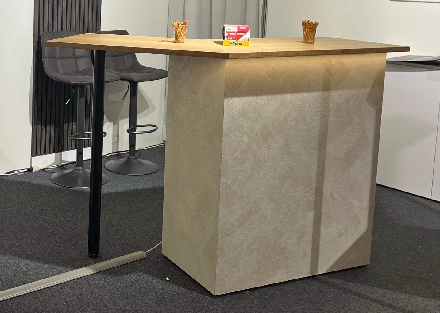 Allestimento di negozi e stand fieristici: Bartheke – Nuovo (secondo la descrizione) da Kleinwangen venduto da tho28