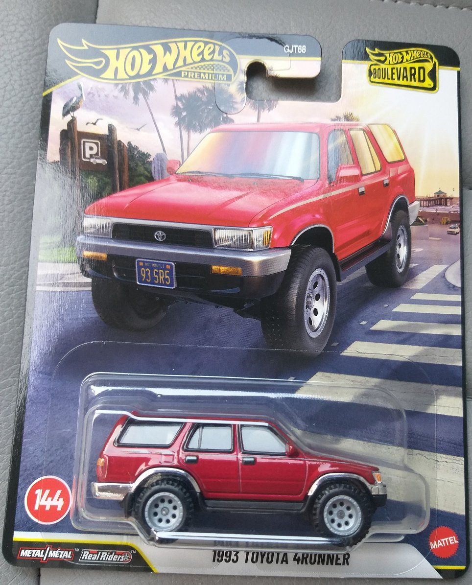 Toyota Modellini d'auto: Hot Wheels Premium Boulevard 1993 Toyota 4Runner – Nuovo e nell'imballaggio originale da Brugg AG venduto da Evilweevil