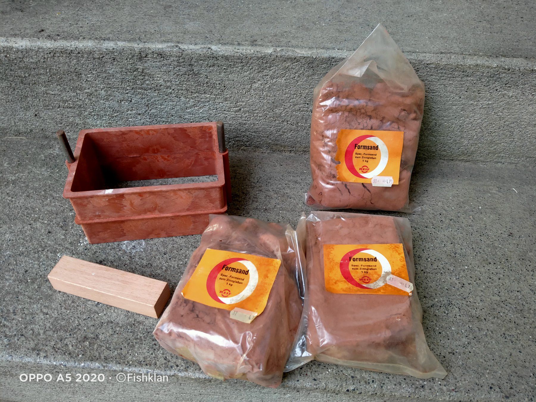 Spielzeuge: Formkasten & 3kg Formsand / Zinn giessen – Gebraucht aus Küssnacht am Rigi von WorthPoint