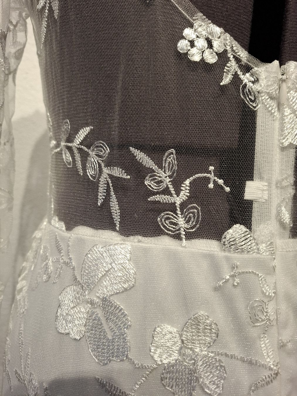 Robes: Wunderschönes Kleid mit Spitze, Grösse XL – D'occasion à Meisterschwanden par Jennifer_91 4