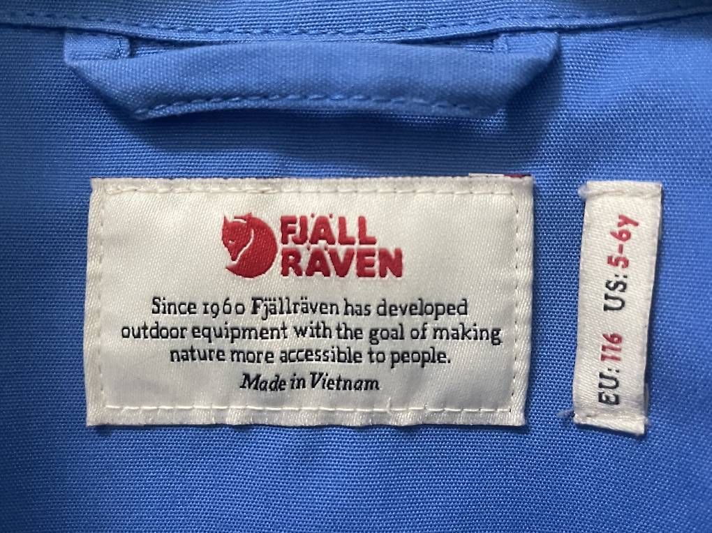 Fjällräven Giacche & Cappotti: Fjällräven Freizeitjacke, GR 116 / 5-6 Jährig – Usato da Biel/Bienne venduto da pbeverin 3
