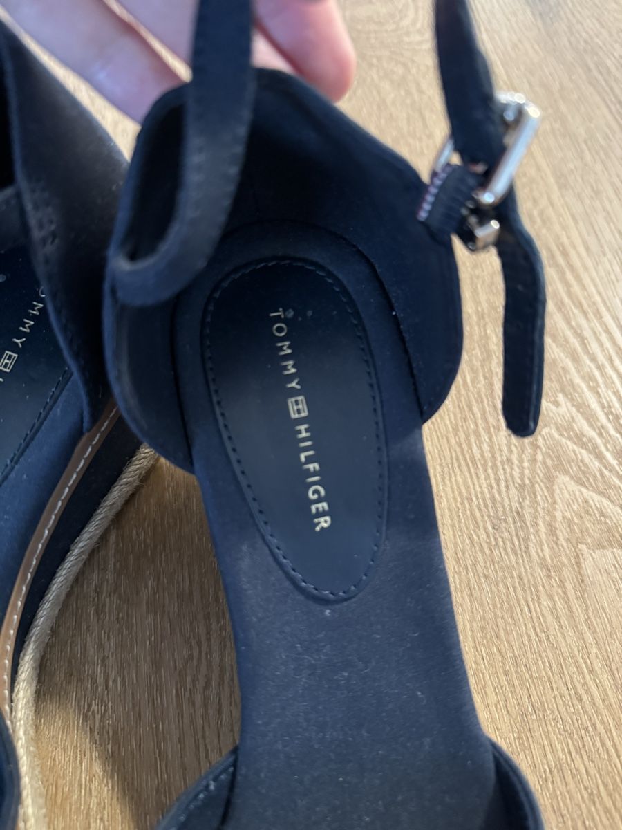 Scarpe da donna: Sandalen Tommy Hilfiger Grösse 38 – Nuovo (secondo la descrizione) da Zug venduto da dani1529 3