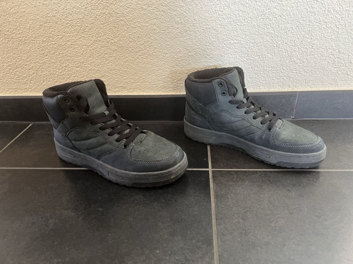Scarpe da uomo: Winterschuhe Grösse 42 – Usato da Herzogenbuchsee venduto da risch2010 1