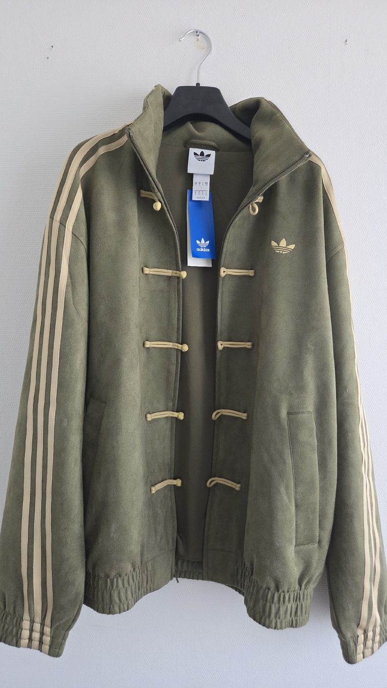 Jacken: Adidas Chinese jacket, green – Neu und originalverpackt aus Münchenbuchsee von lin_x6sd 2