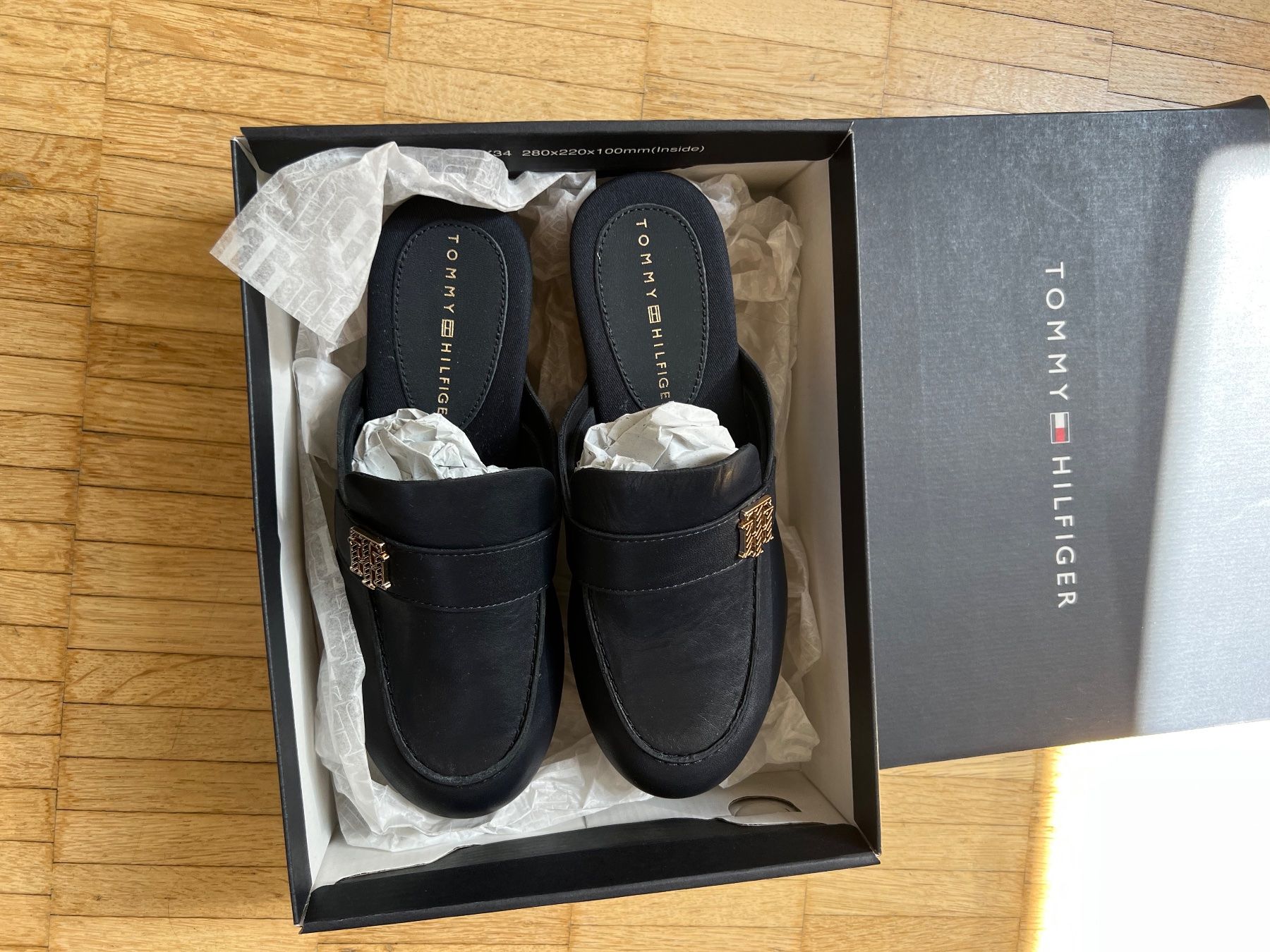 Tommy Hilfiger Damenschuhe: Tommy Hilfiger Mid Heel Clog Mules – Neu und originalverpackt aus Zürich von ann_qyk6