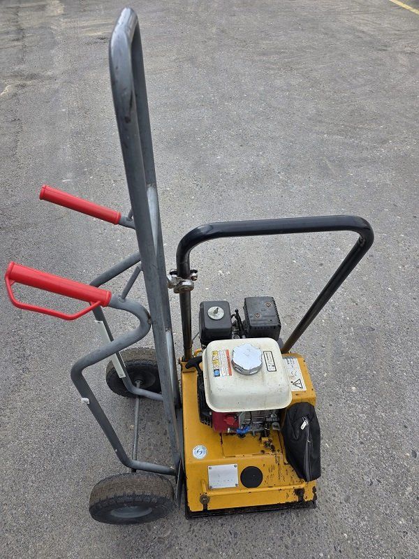 Tutte le macchine: Vibro - Platte mit Honda - Motor – Usato da Schwarzenegg venduto da Stakro 6