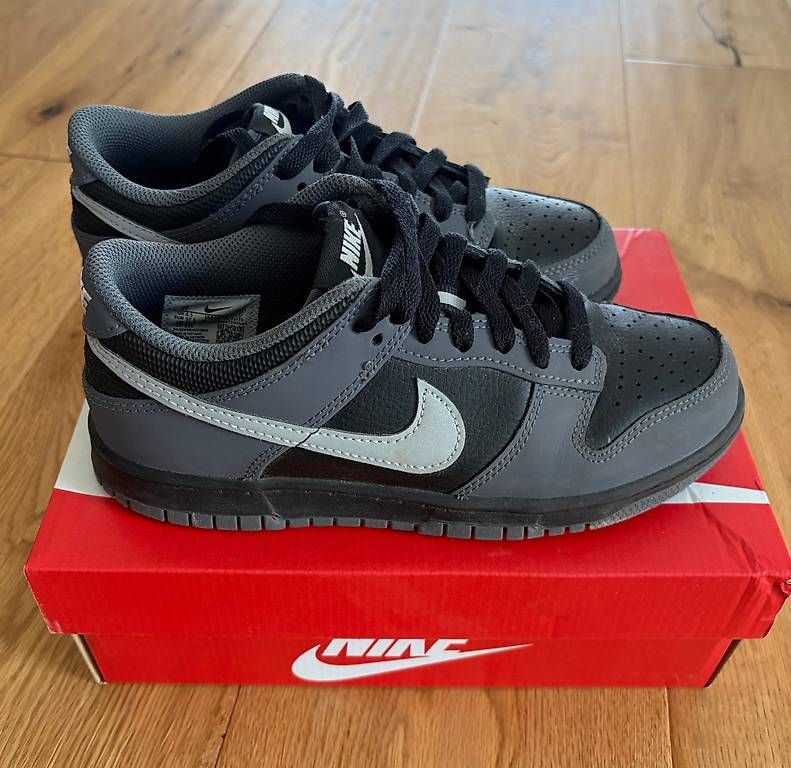 Scarpe da donna: Nike Sneakers Gr. 37.5 – Usato da Oberwil BL venduto da Yara015