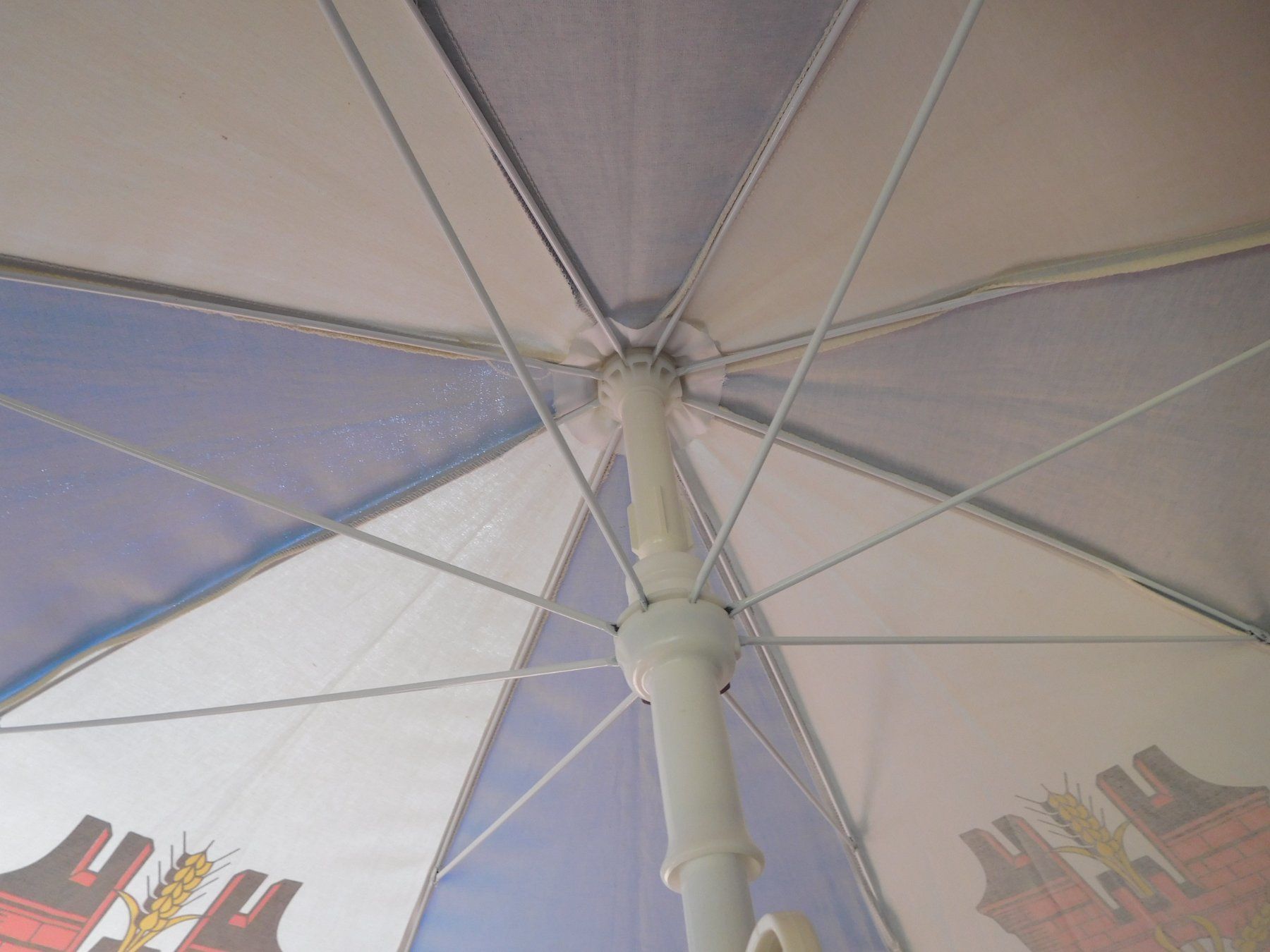 Feldschlösschen Parasols: Feldschlösschen Sonnenschirm – D'occasion à Wallbach par Pitralon1 5