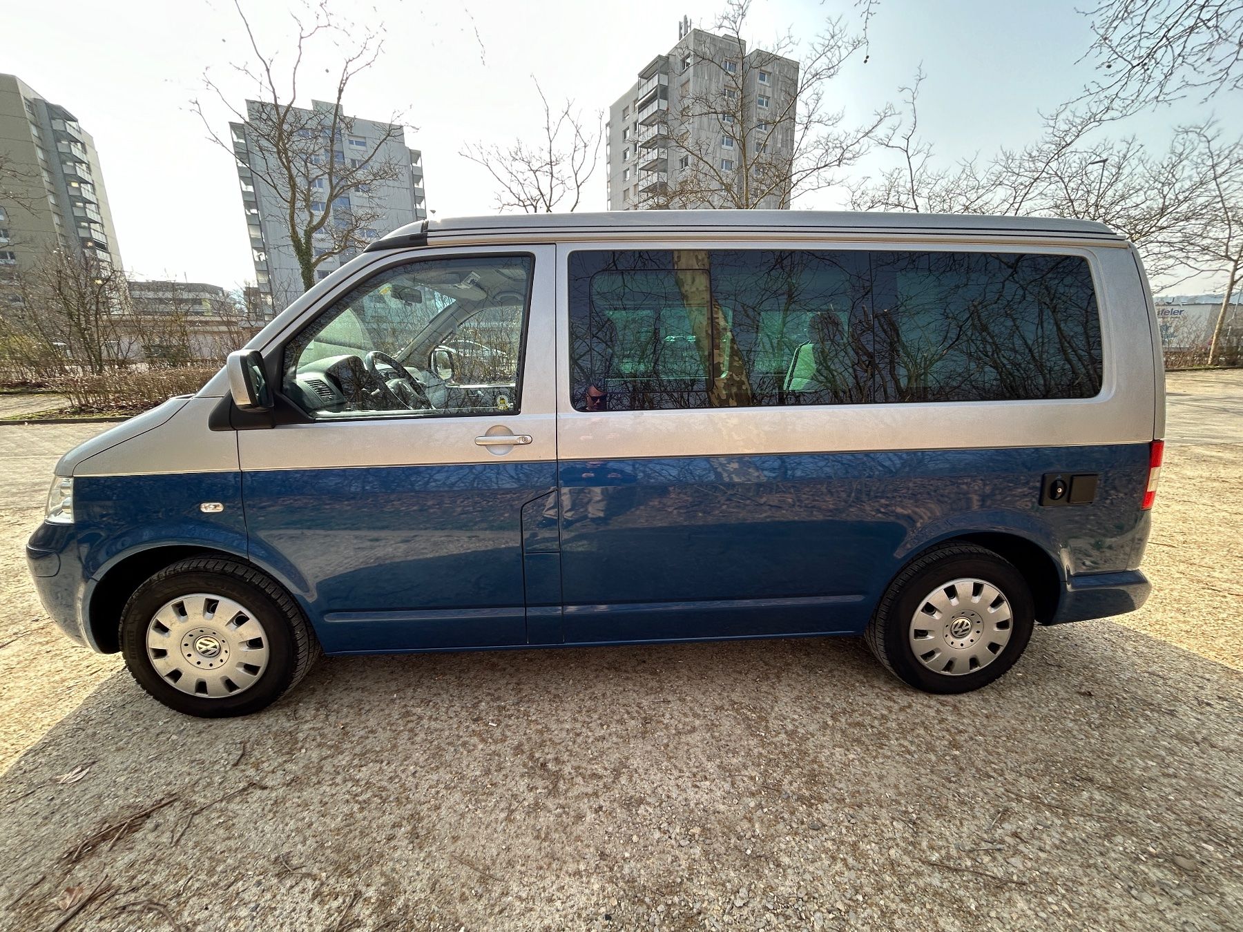 VW Veicoli da campeggio: VW T5 California Camper ab Mfk – Usato da Wettingen venduto da Sell_23 3