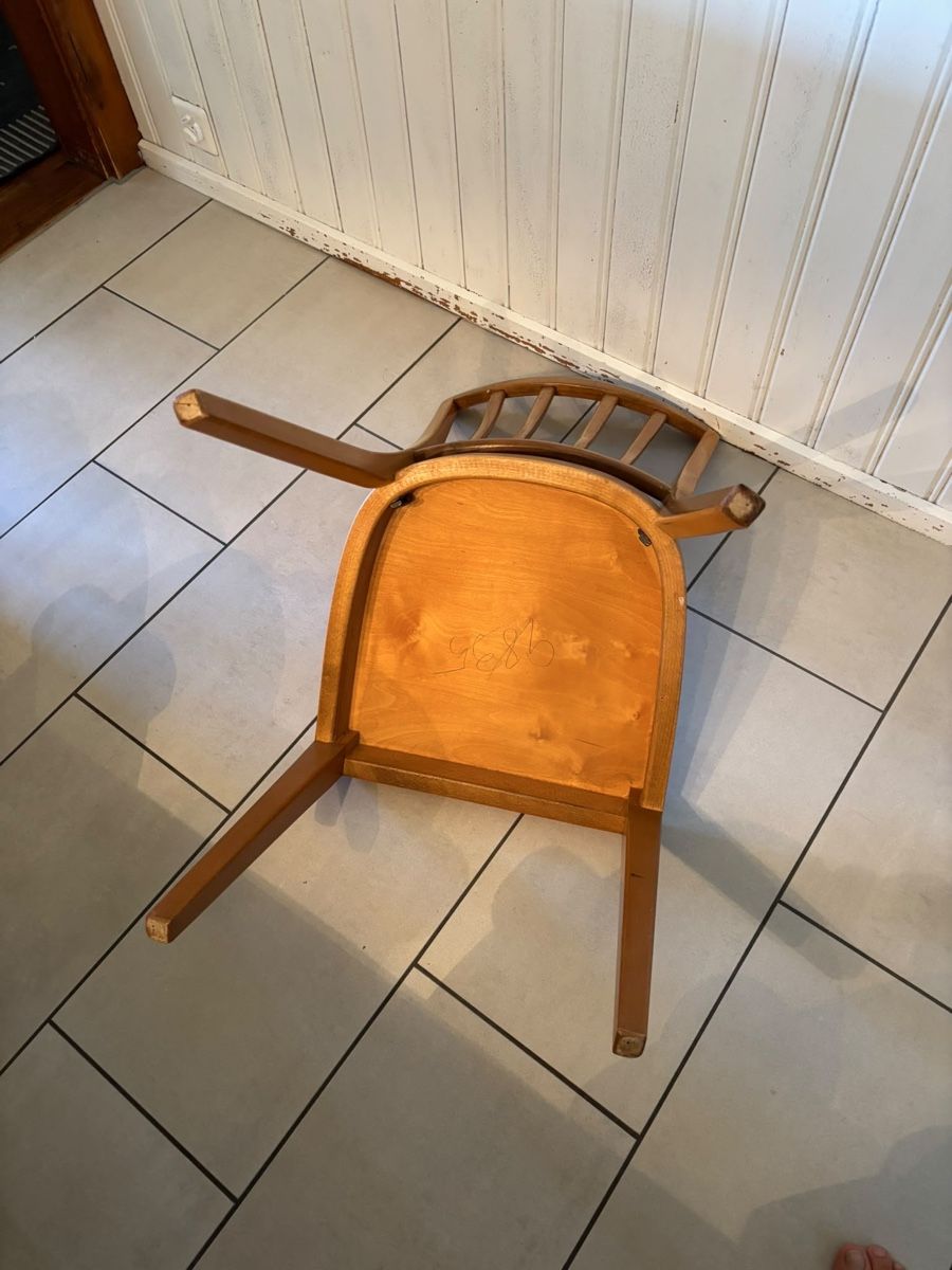 Chaises: Holzstuhl  – D'occasion à Wil SG par mario.wick 2