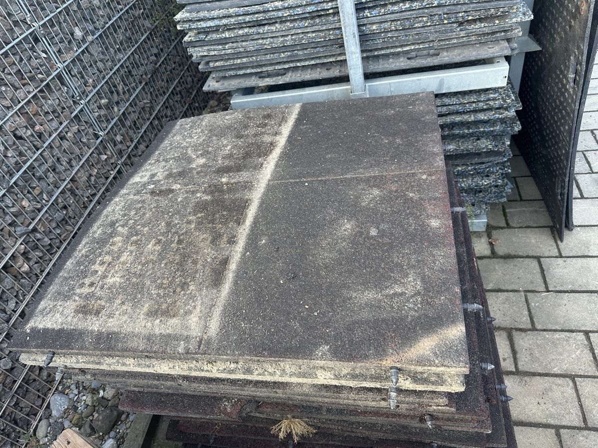 Servierplatten: Fallschutzplatten gebraucht – Gebraucht aus Rümlang von Gartenbau25