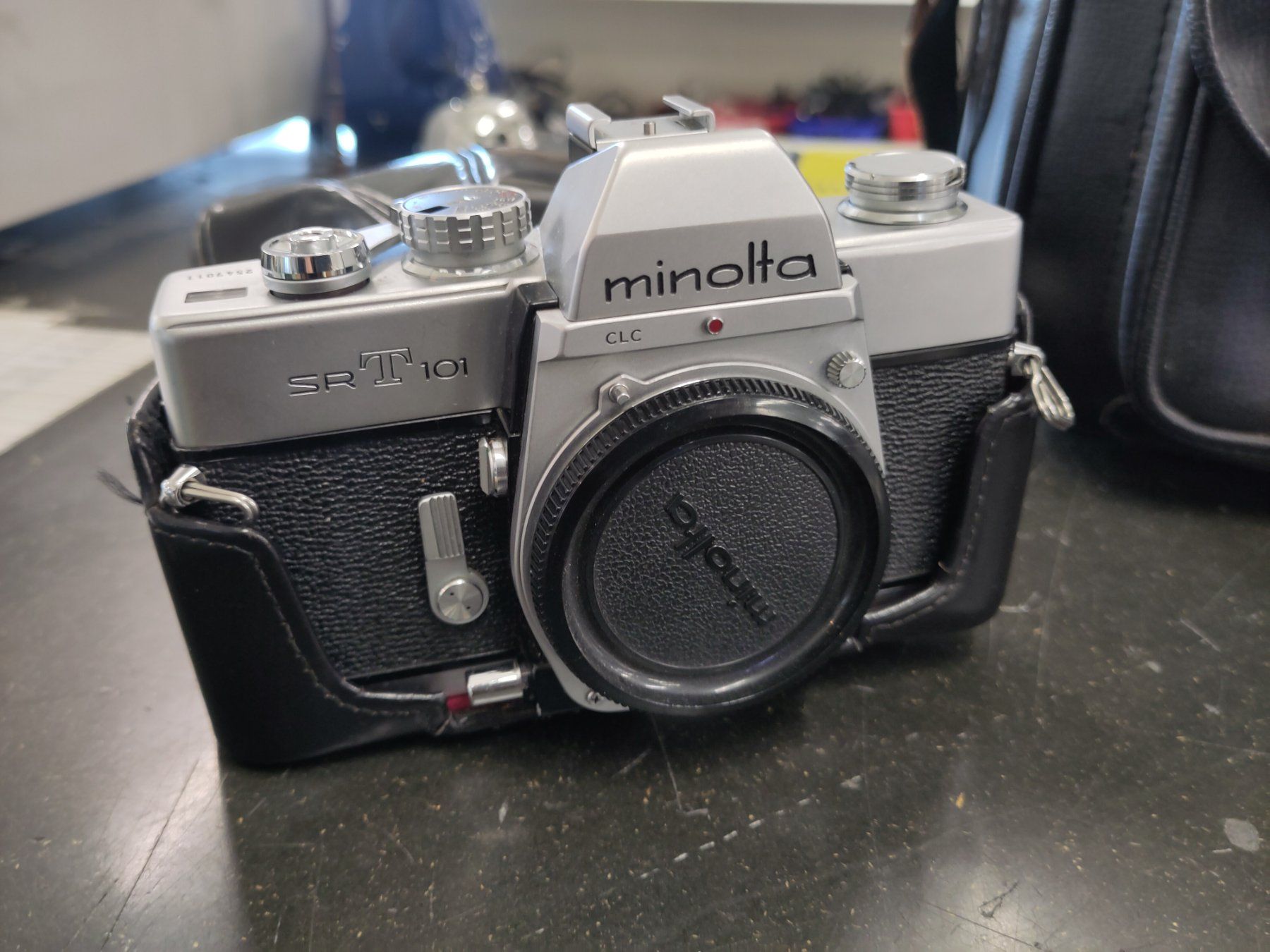 Minolta Fotocamera: Analoge Kamera Minolta SRT101 Set – Usato da Pratteln venduto da Cartonsducoeur_bl 1