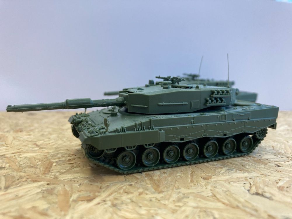 2x Panzer Leopard 2 / Roco Minitanks | Kaufen auf Ricardo