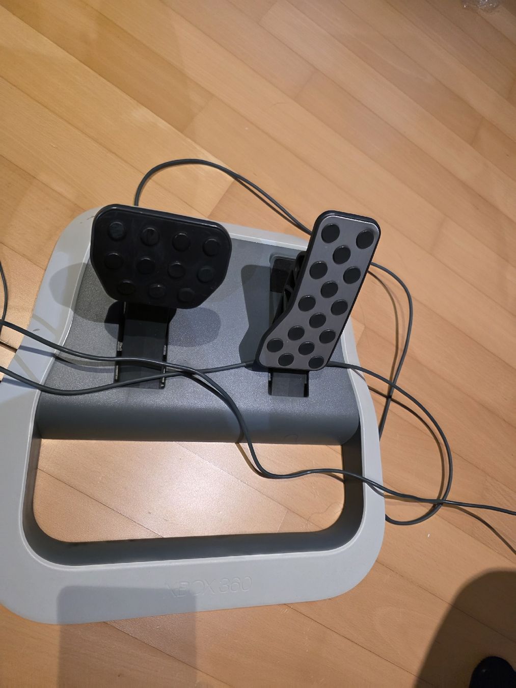 Microsoft Console: Console Xbox 360 250GB avec Microsoft wheel force feedback – Usato da Neyruz FR venduto da Yann 1