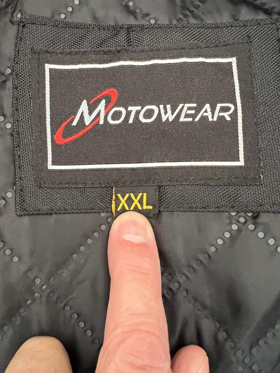 Lotti di vestiti: Motorradbekleidung XXL – Usato da Figino venduto da Ferrari58 4