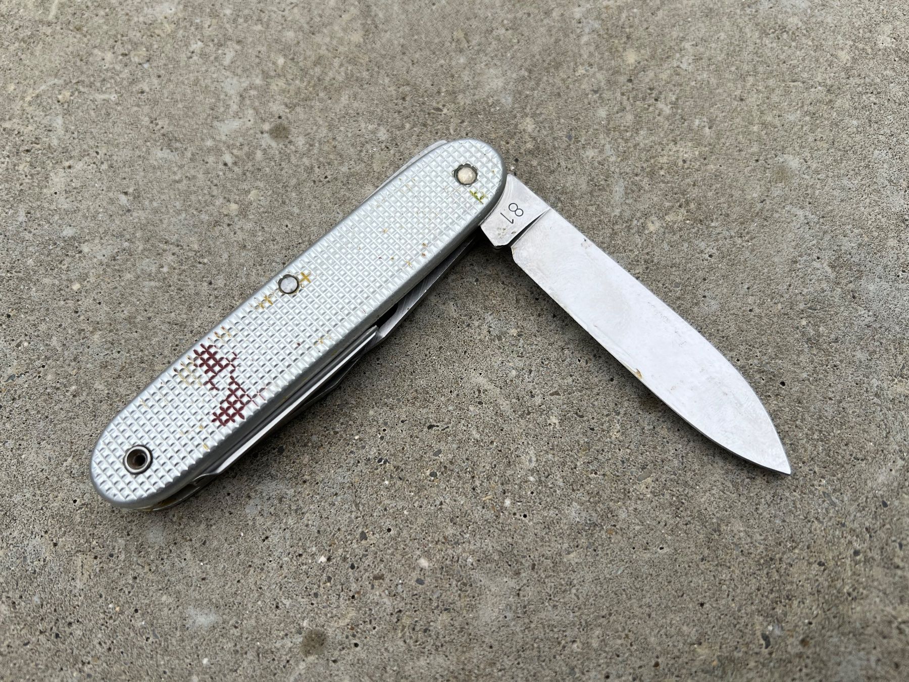 Schweizer Armee Taschenmesser: Victorinox Military Sackmesser 81 – Gebraucht aus Frauenfeld von dilili 2