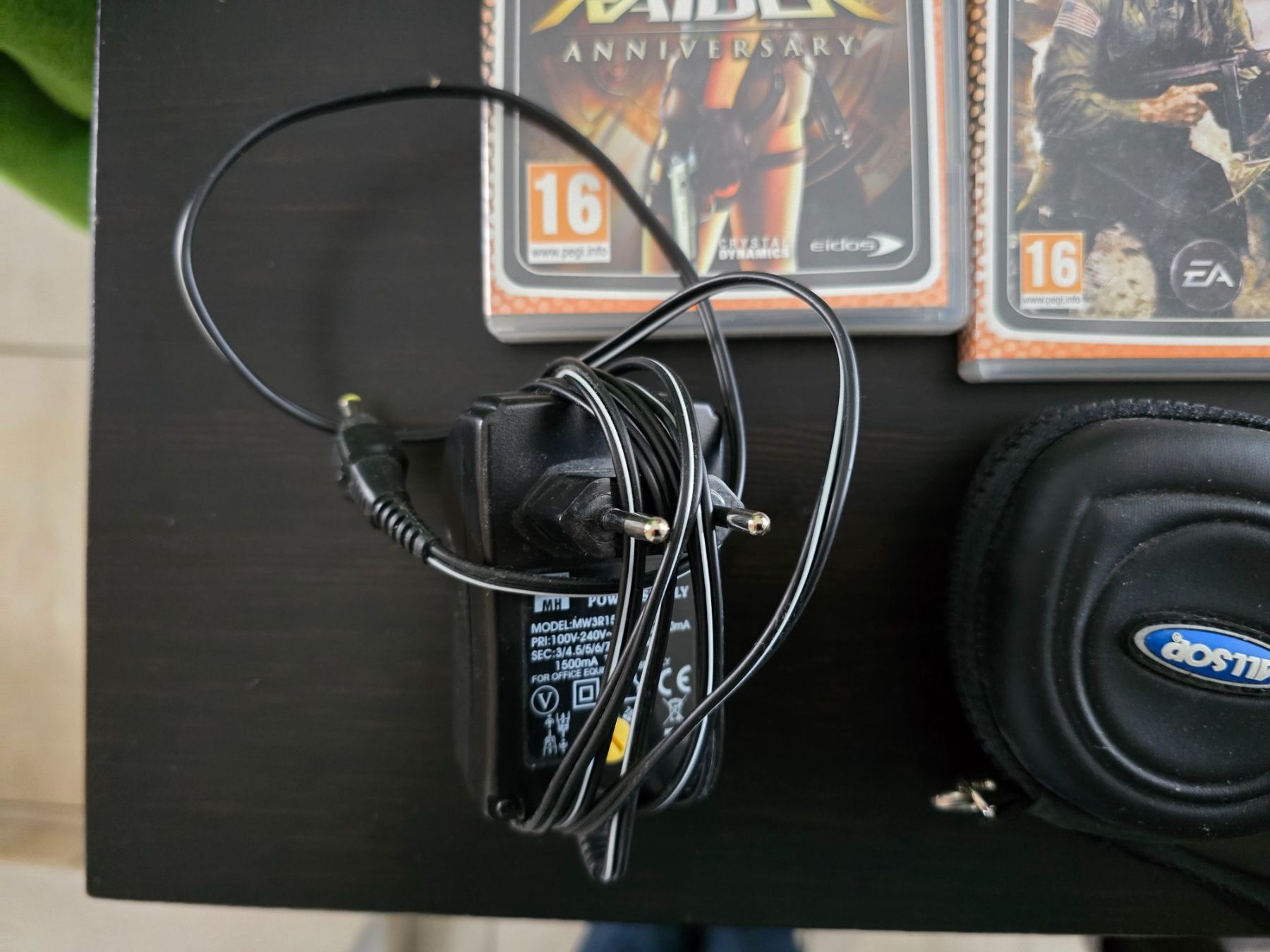 Sony Console: Console PSP avec 4 jeux – Usato da Tramelan venduto da Nirdan 4