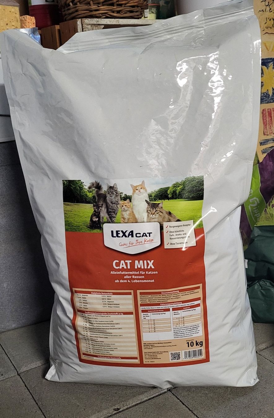 Nourriture: Katzenfutter von Lexa 10 kg – D'occasion à Duggingen par lot-of-fun