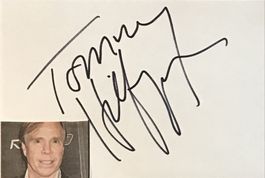 Tommy Hilfiger Autogramm signiert Karte mit Bild 10x15cm