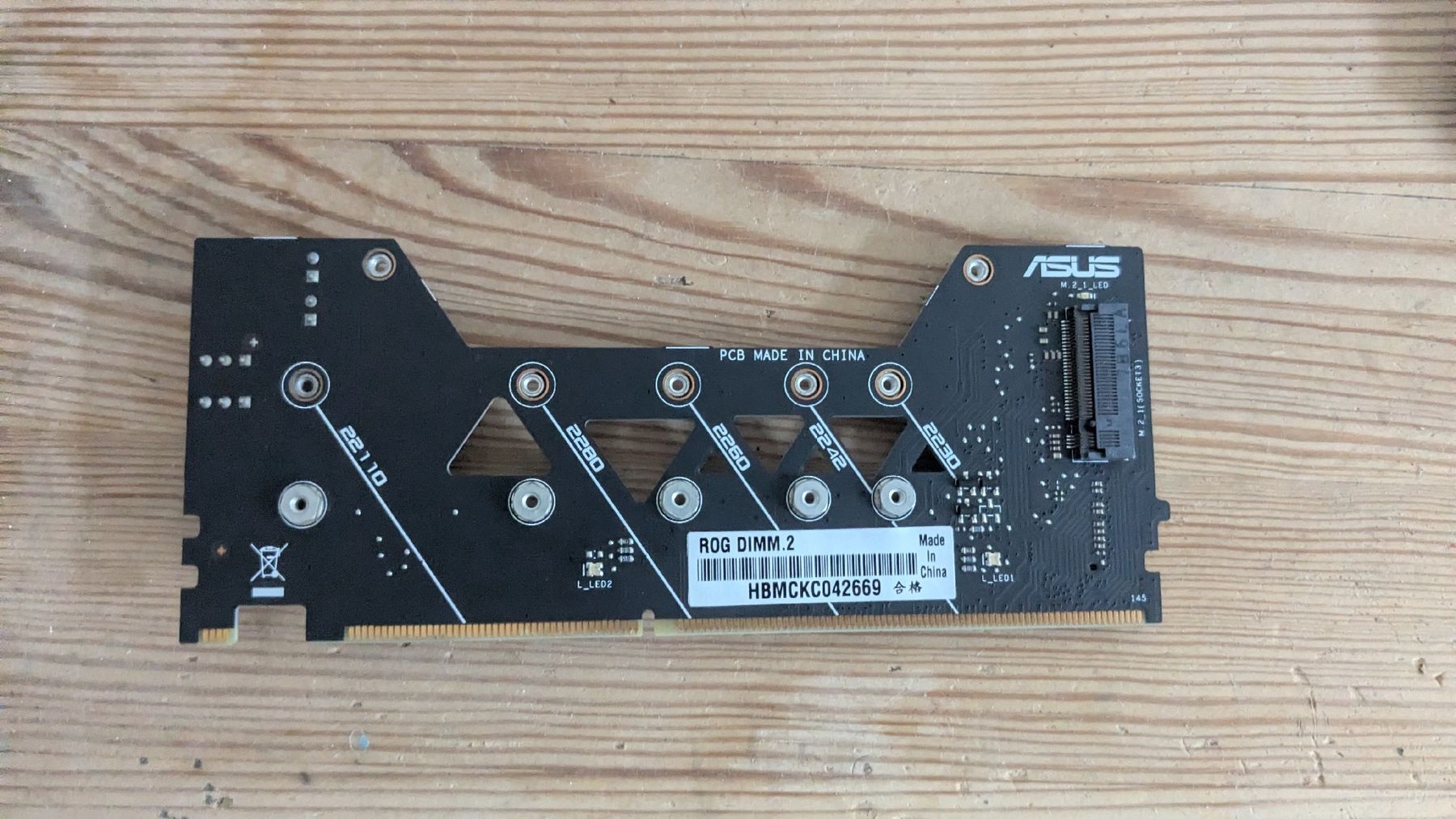 Asus Mainboards: Asus rog SSD bracket  – Defekt aus Zürich von enri23 1