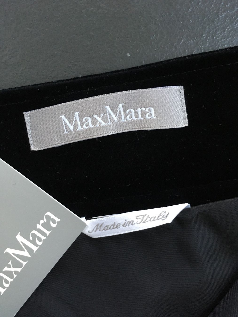 Max Mara Gonne: MAX MARA Rock Samt schwarz Gr. 36-38 - NEU – Nuovo (secondo la descrizione) da Zollikofen venduto da spunk65 6