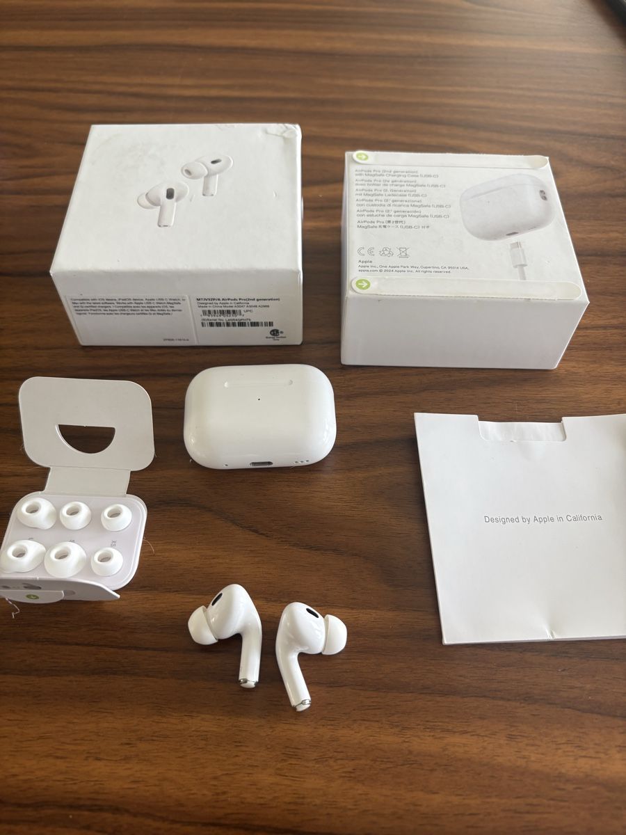 Apple Casques audio: AirPods Pro (2nd generation) – D'occasion à Horgen par avi_g6l8
