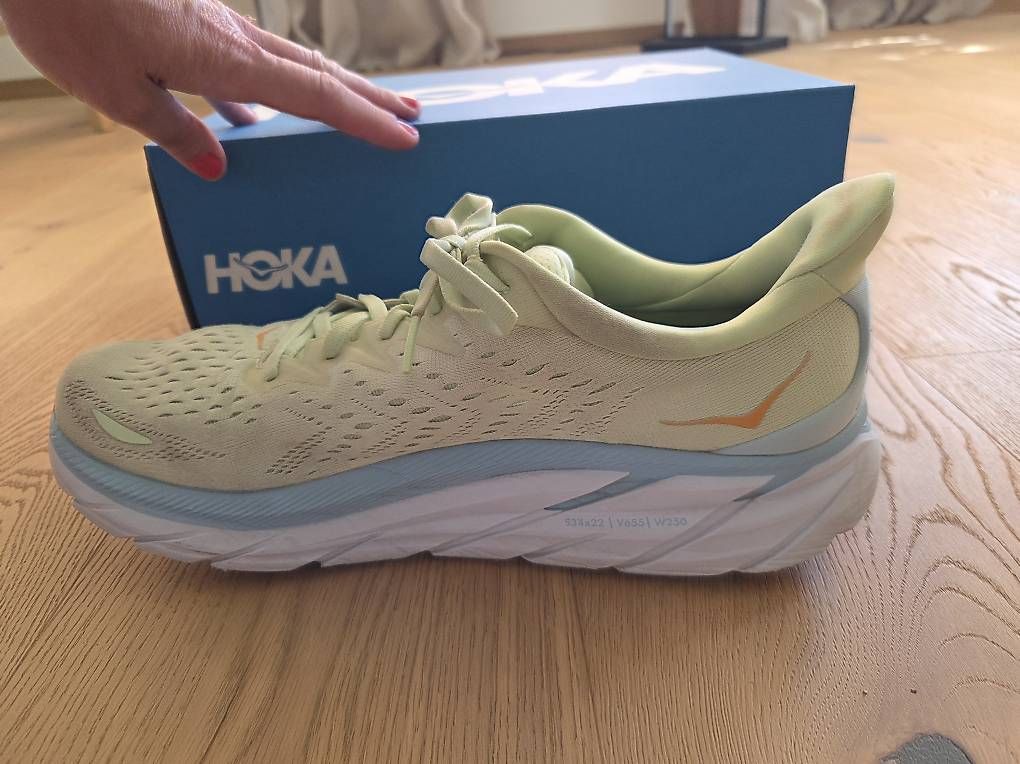 Scarpe da uomo: Hoka Laufschuhe UK12 – Usato da Jona venduto da pau_g7rc 3