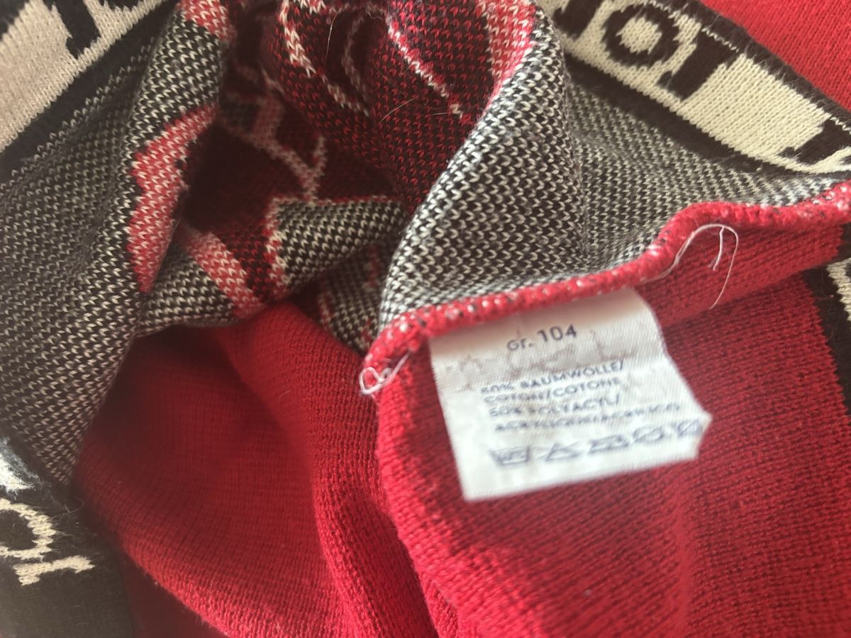 Pullover & Sweatshirts: Roter Disney 101 Dalmatiner Pullover, Grösse 104 top! – Gebraucht aus Bellach von Legdance 2