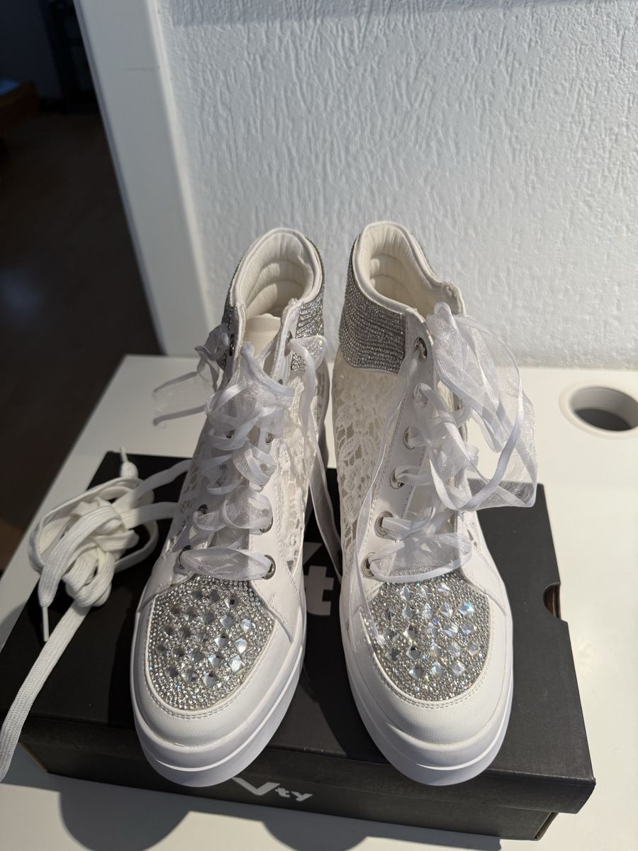 Scarpe da donna: Brautschuhe Gr.37 Neu mit Strass & Spitze – Nuovo (secondo la descrizione) da Hemmental venduto da val_k2zb 3