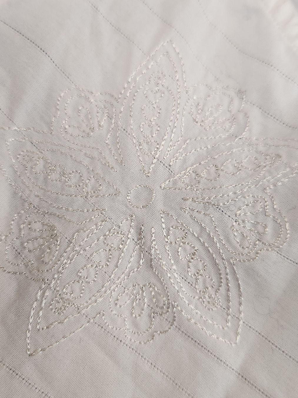 Tommy Hilfiger Chemisiers: Chemise Tommy Hilfiger blanche S/P brodée  – D'occasion à Niedergösgen par Eva2410 6