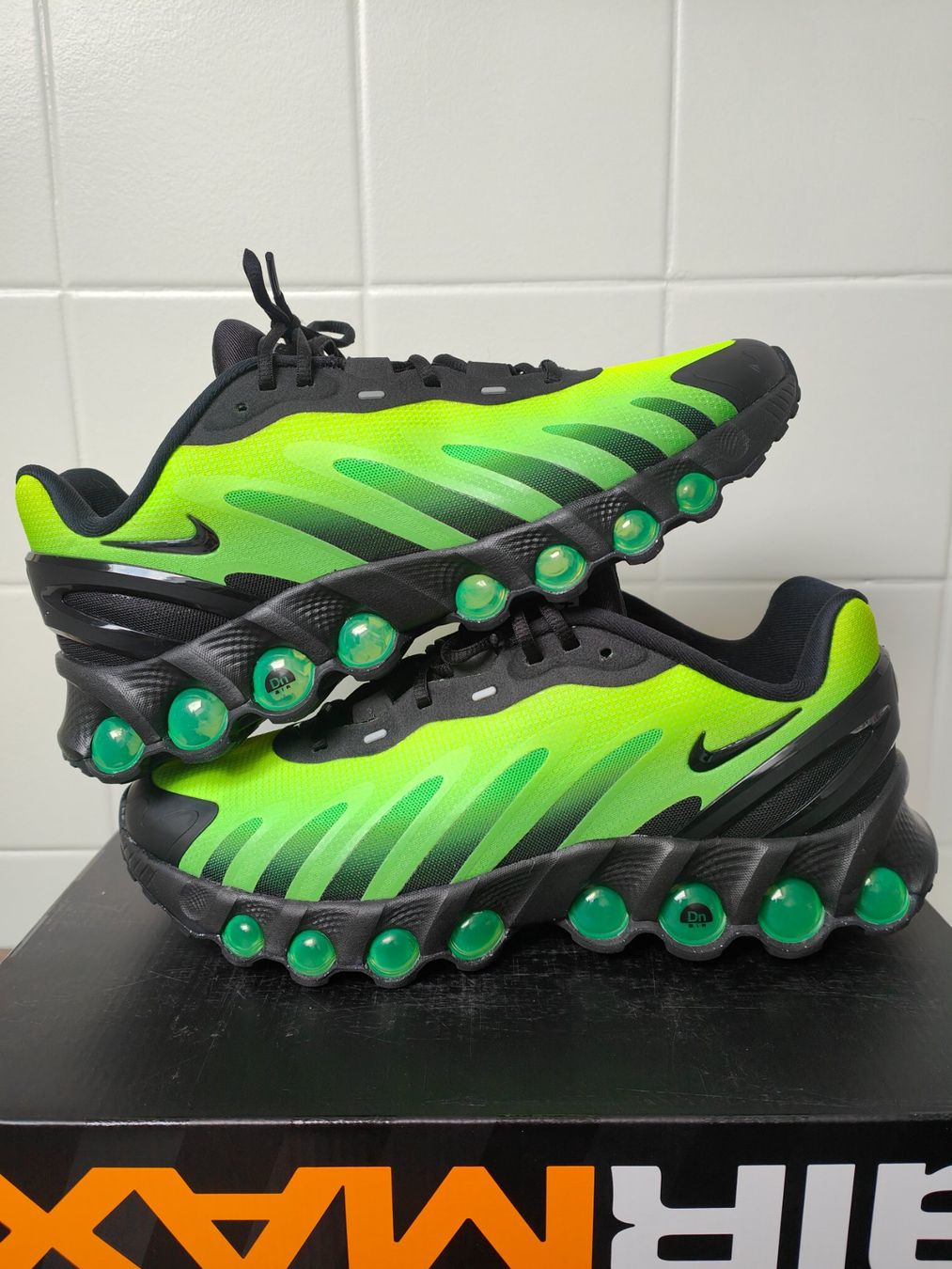 Nike Herrenschuhe: Nike Air Max DN8 – Neu und originalverpackt aus Fleurier von dav_xx8y