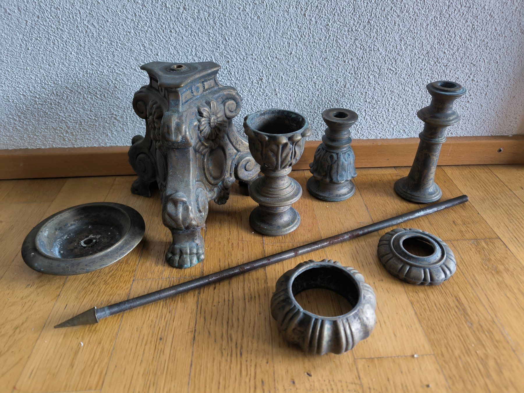 Kerzenständer: Antiker Kerzenständer aus Messing, 63cm Höhe – Gebraucht aus Zürich von Decours 3