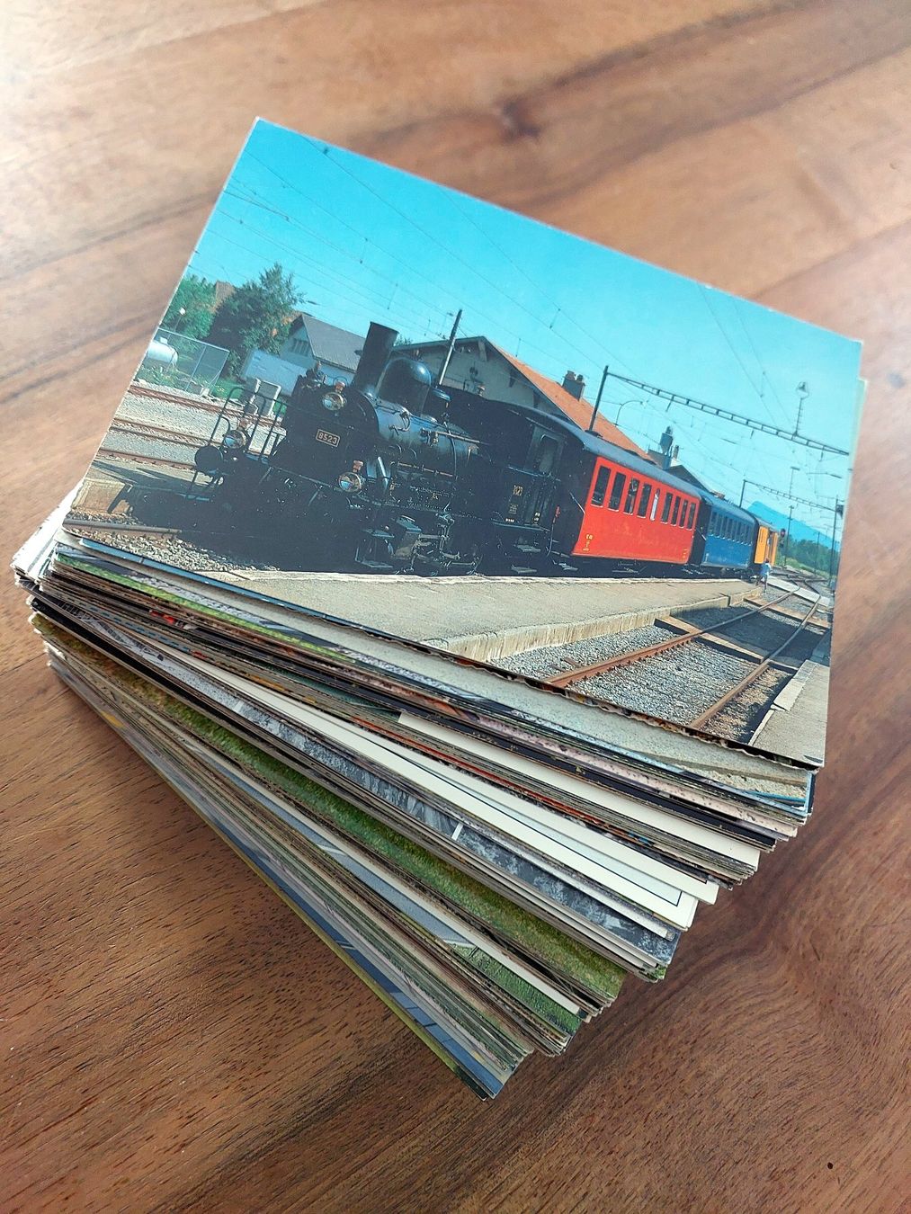 Cartes postales: 200 verschiedene Eisenbahn-Ansichtskarten Schweiz – D'occasion à Schönenwerd par Steidi