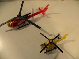 Modellhelikopter1x Kunststoff rot und 1x Metall gelb