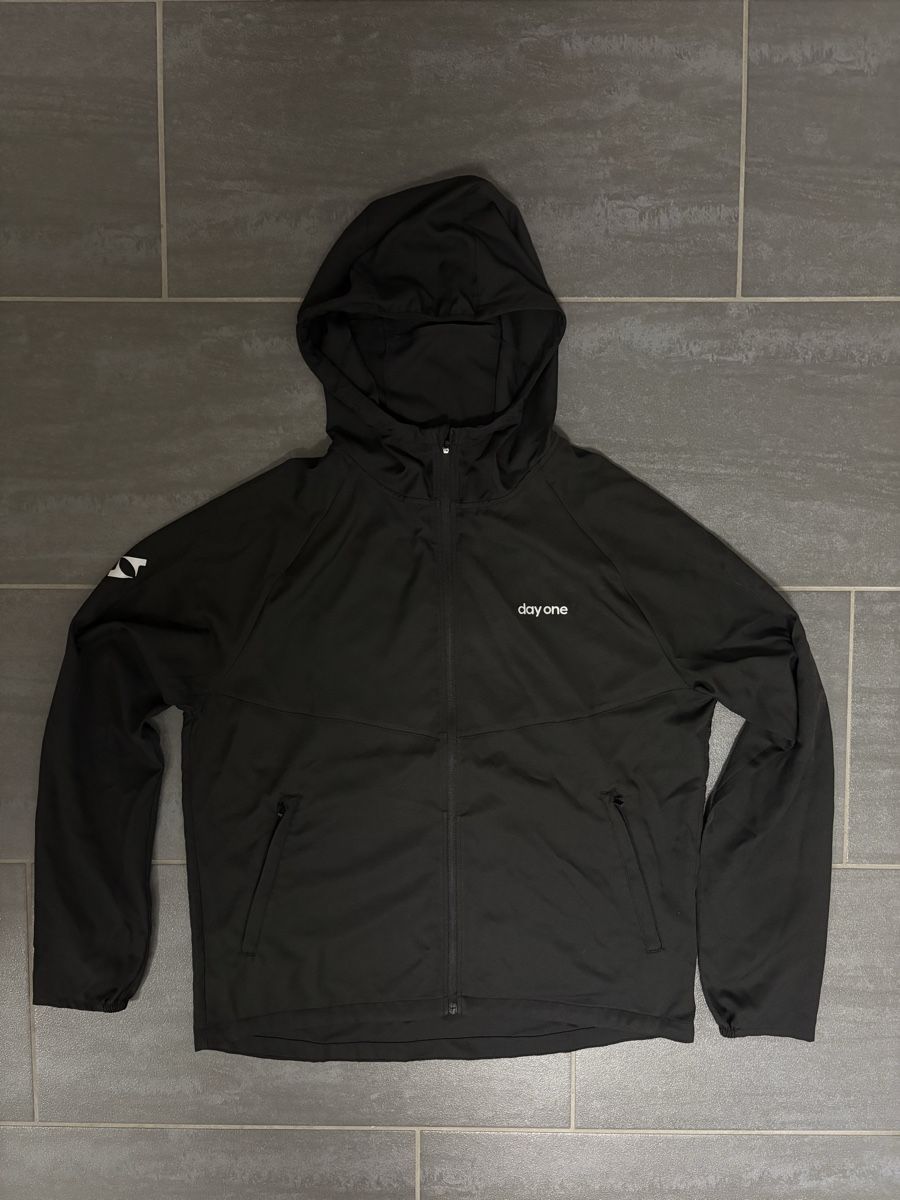 Completi, tute sportive e funzionali: Day one Performance Tracksuit L  – Nuovo (secondo la descrizione) da Rümlang venduto da svent 5