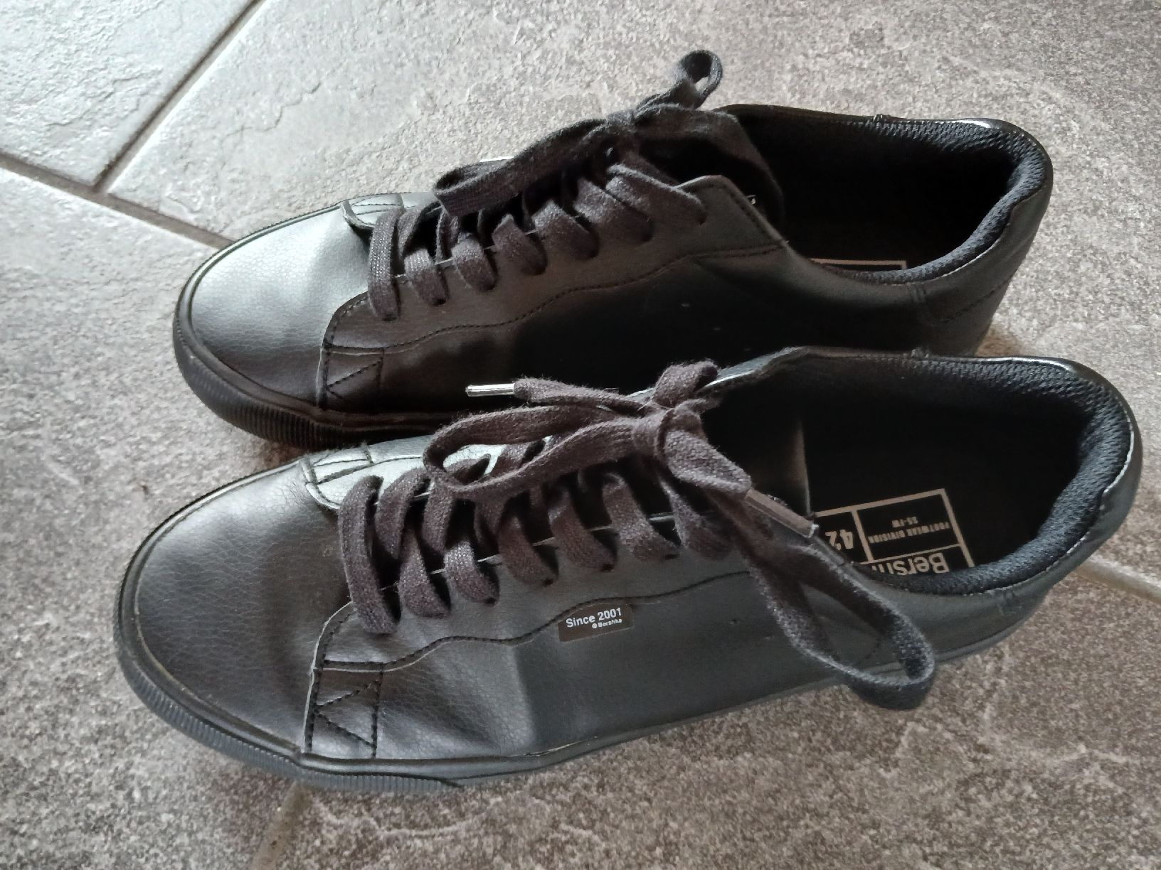 Bershka Scarpe da uomo: bershka Schuhe schwarz 42 – Usato da recherswil venduto da papamoll71