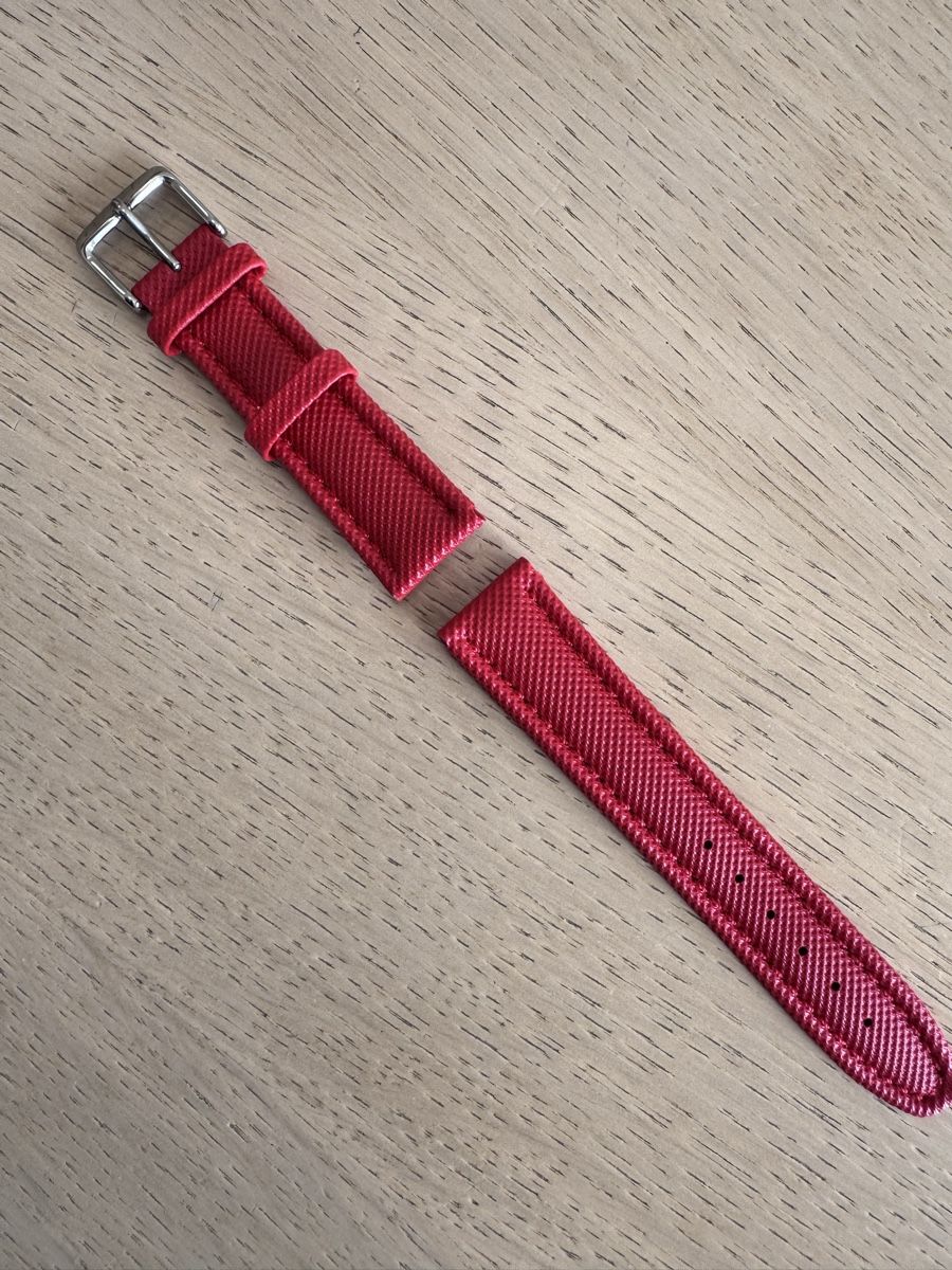 Armbänder & -reifen: Red Watch Strap 20mm - Available single or multiples – Neu und originalverpackt aus Zürich von 613_g8jy 3
