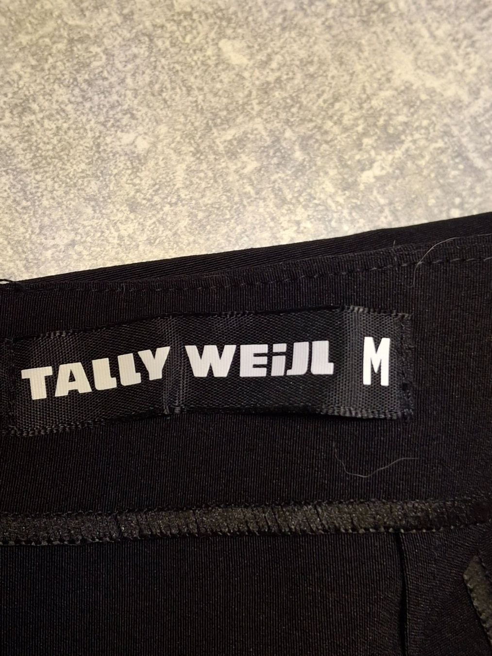 Tally Weijl Röcke: Jupe courte taille M marque Tally Weijl – Gebraucht aus Villiers von san_jn5w 4