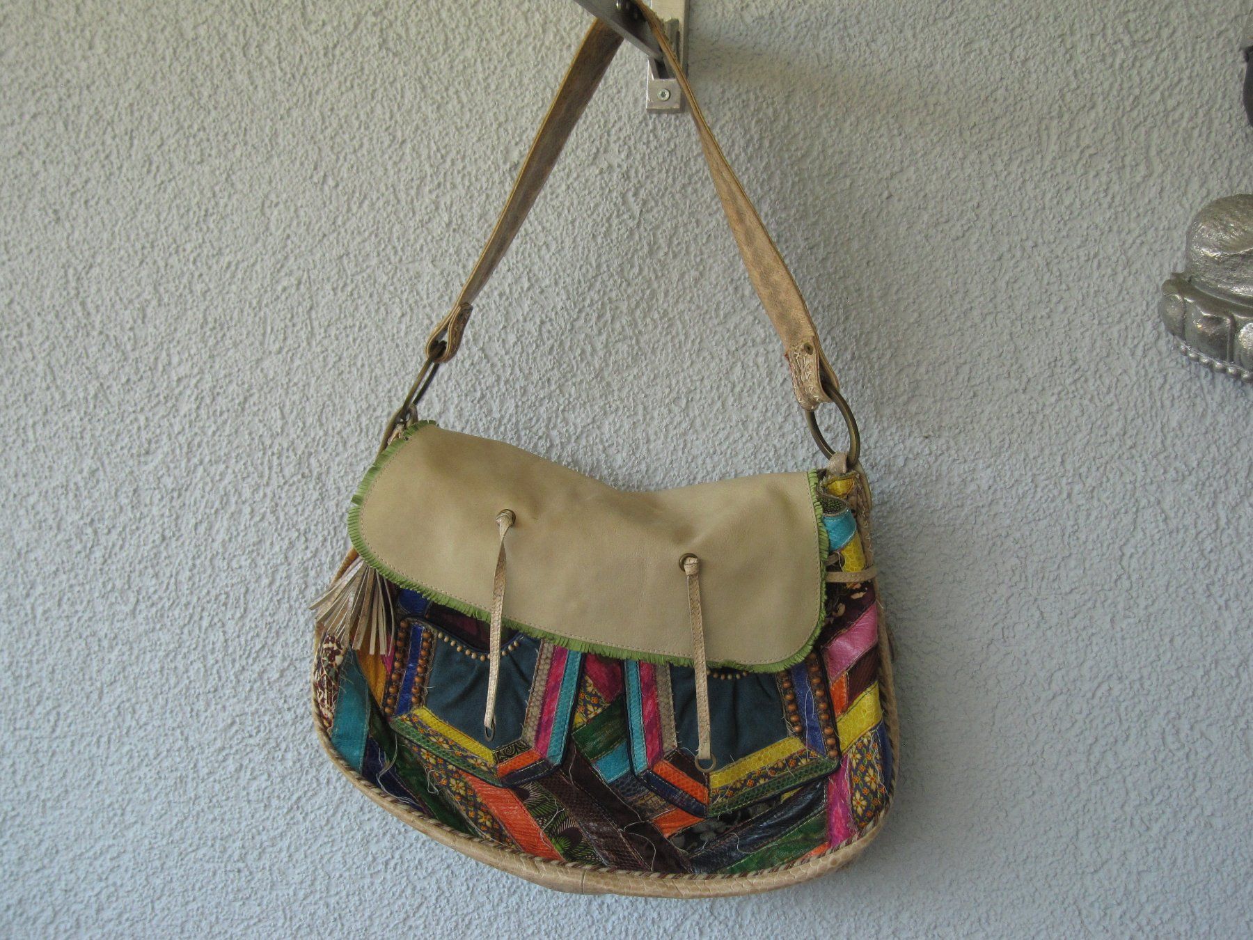 Taschen für Damen: TANGO Thailand Designer Leder Tasche Boho Patchwork Vintage – Gebraucht aus Arbon von lucullus61