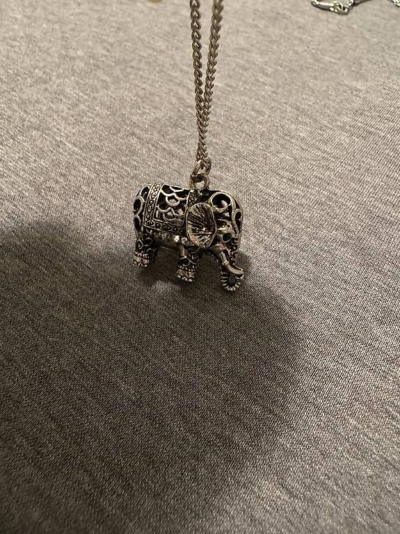 Colliers: necklace with elephant pendant – D'occasion à Wädenswil par jzw_xzt5 2