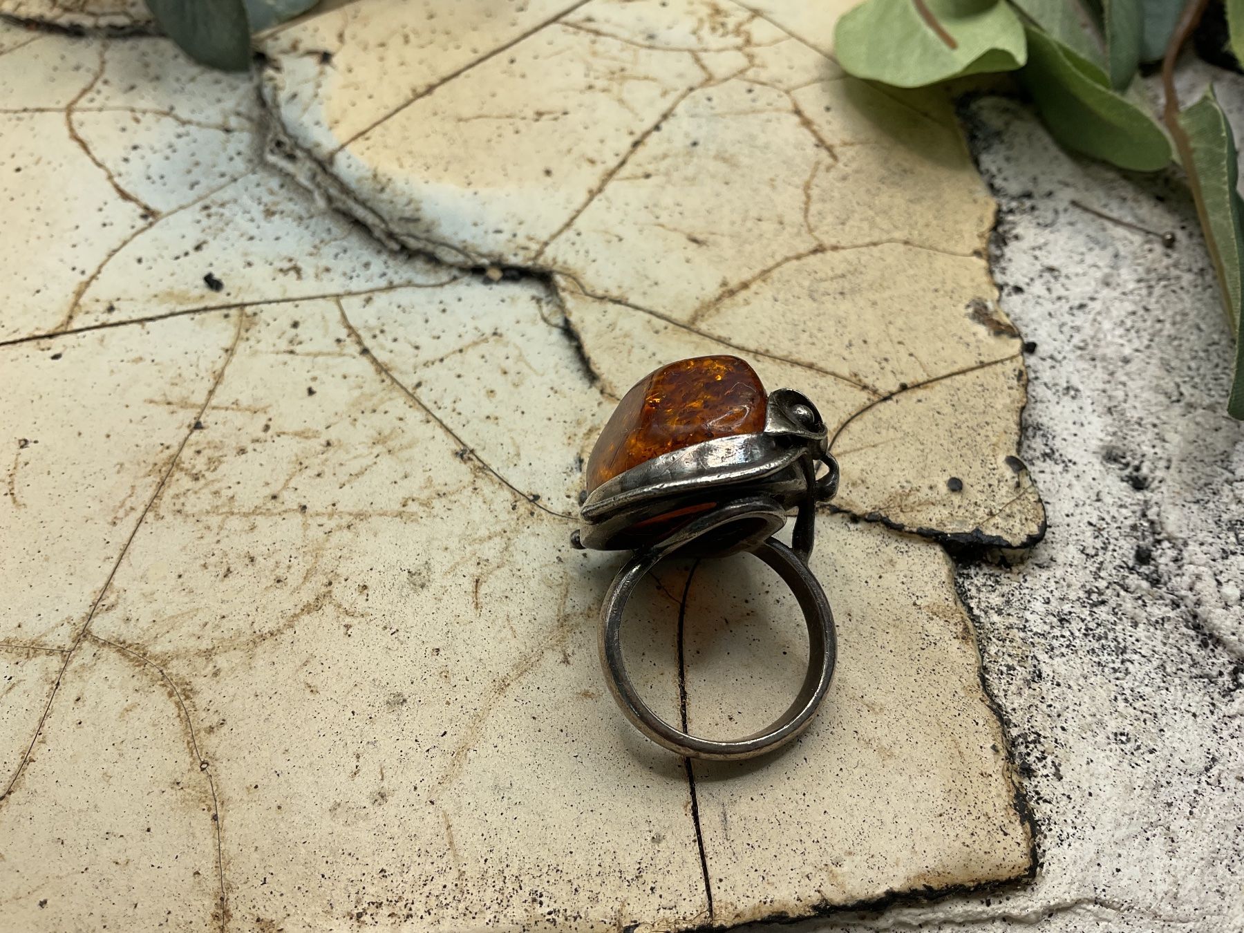 Anelli: Antiker Ring mit grossem, baltischem Bernstein, Gr.55 – Usato da Luzern venduto da S.Kern01 4